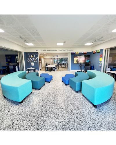 Grandstand Ottoman Quarter Setting